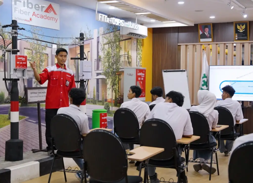 Fiber Academy Telkom Akses Luncurkan Kelas Industri Digital Bagi Siswa dan Guru